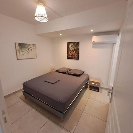 Logement Cosy T2, Centre Ville De Saint-Pierre Exteriör bild