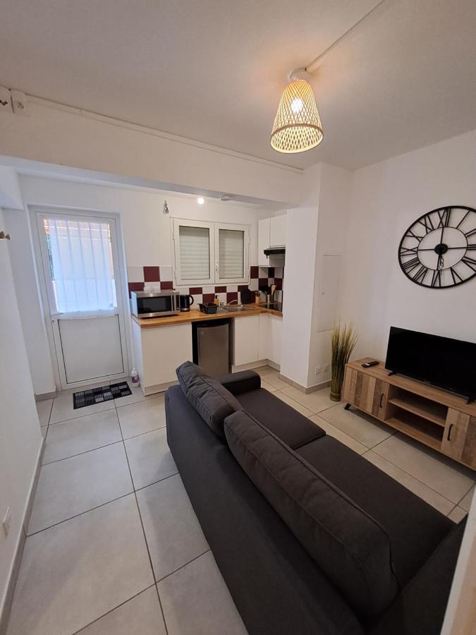 Logement Cosy T2, Centre Ville De Saint-Pierre Exteriör bild